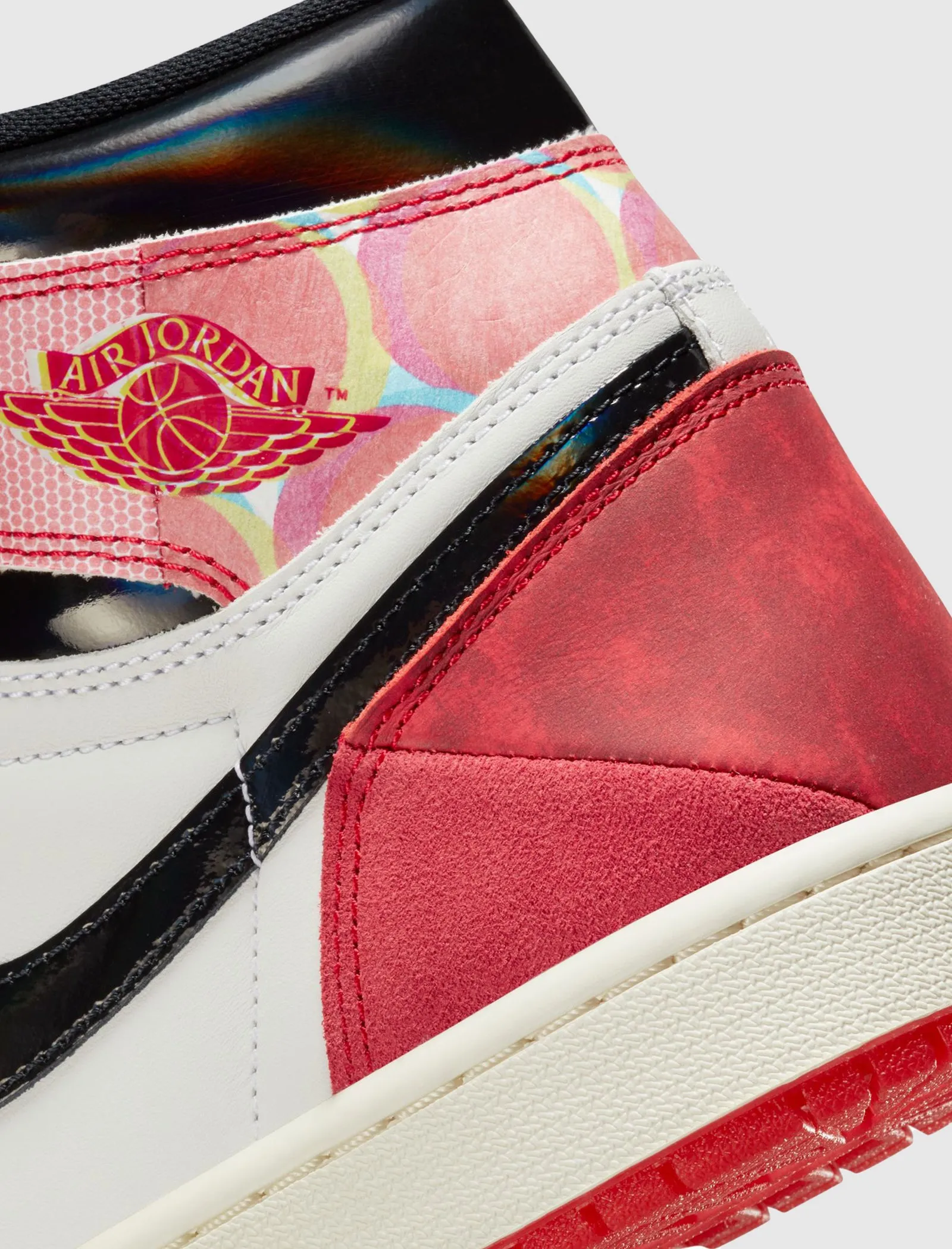 AIR JORDAN 1 RETRO HI OG "NEXT CHAPTER"