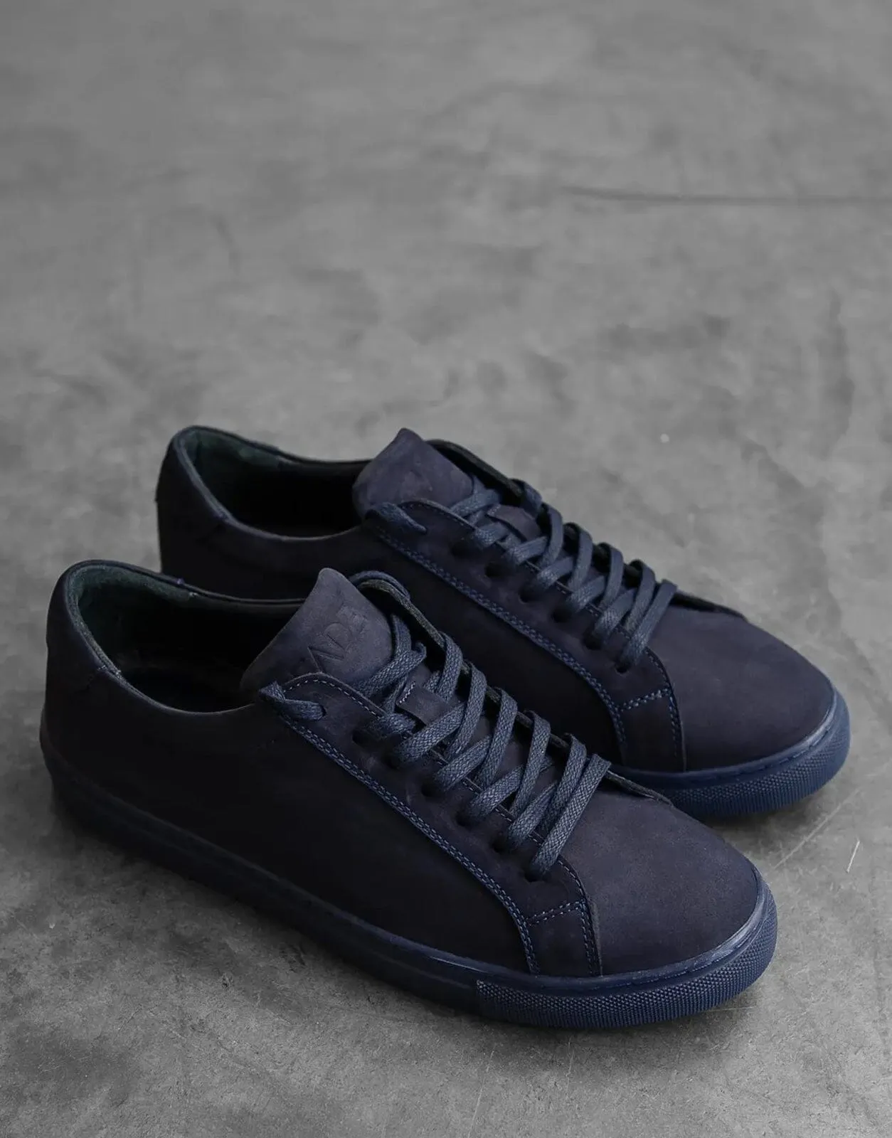 Fade Essential Navy Sneakers